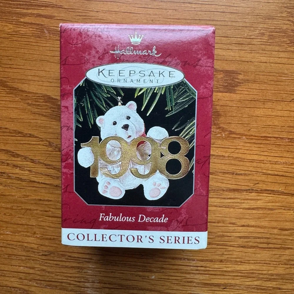 Hallmark Keepsake Ornament 1998 Collector Series Fabulous Decade Polar‎ Bear
